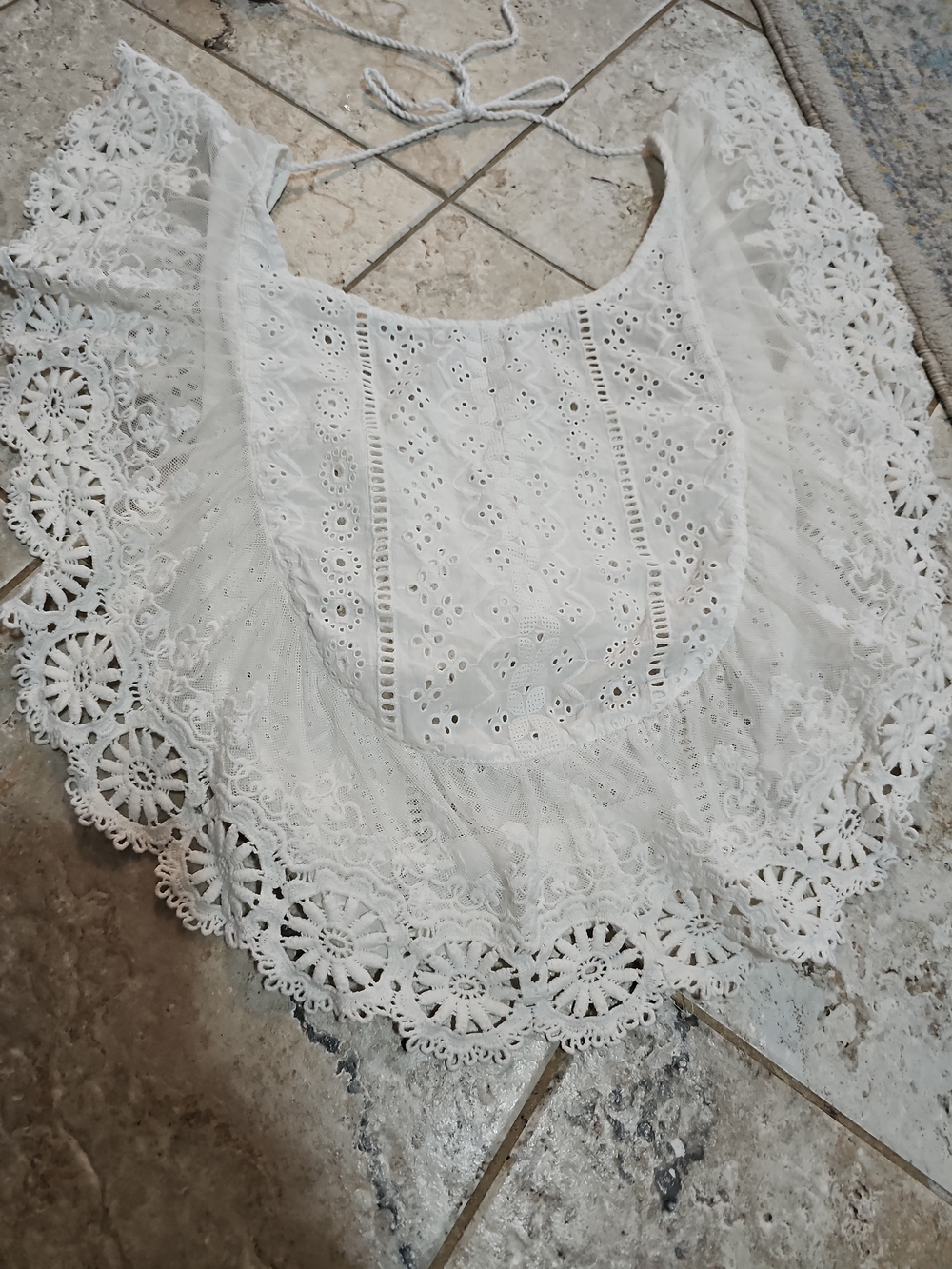 Free People Eyelet Lace Crop Top Size M. - Picture 3 of 7